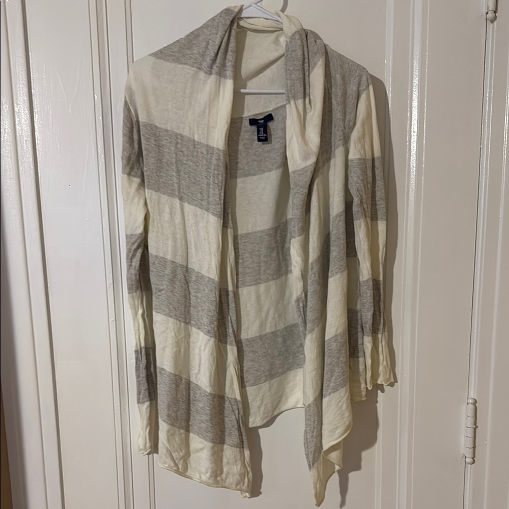 Gap Women's Striped Gray and Cream Sweater
